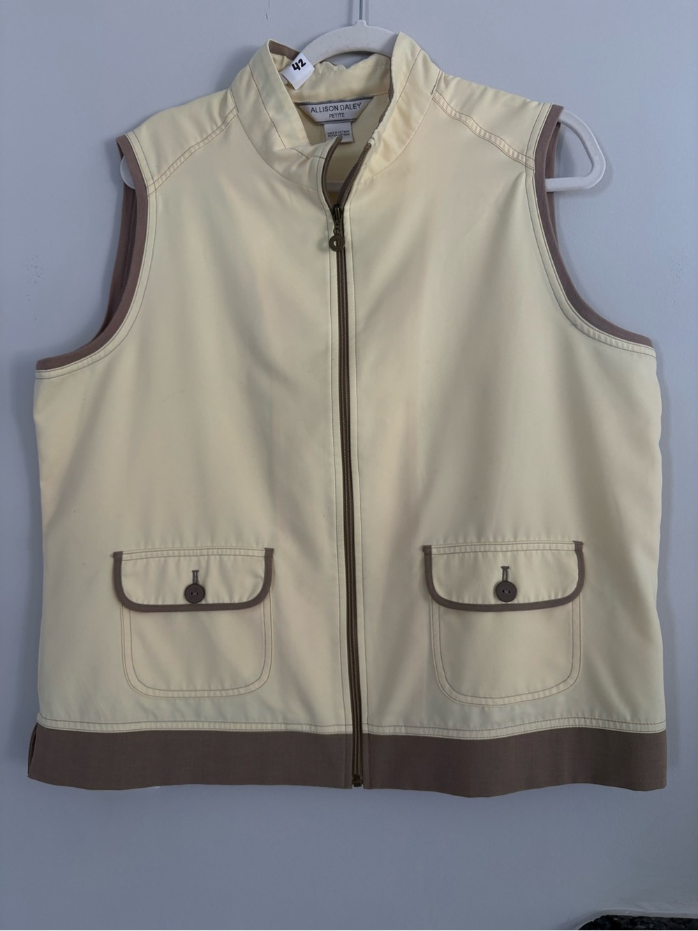 Allison Daley Woman's cream Zip-Front Vest with Brown Trim